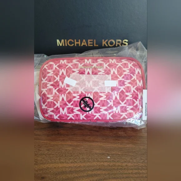NWT Michael Kors Khai Small Logo Printed Sling Pack